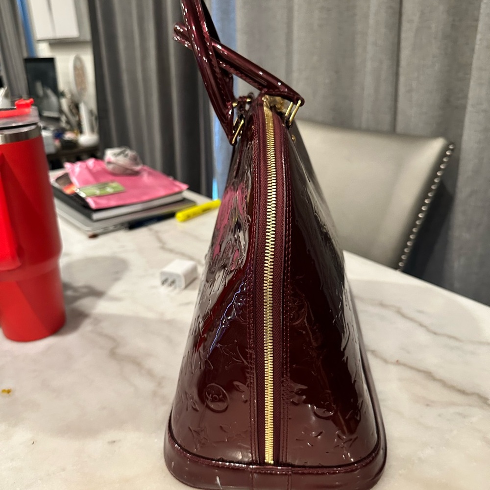 Louis Vuitton Alma Vernis GM (LARGE) - Picture 6 of 9